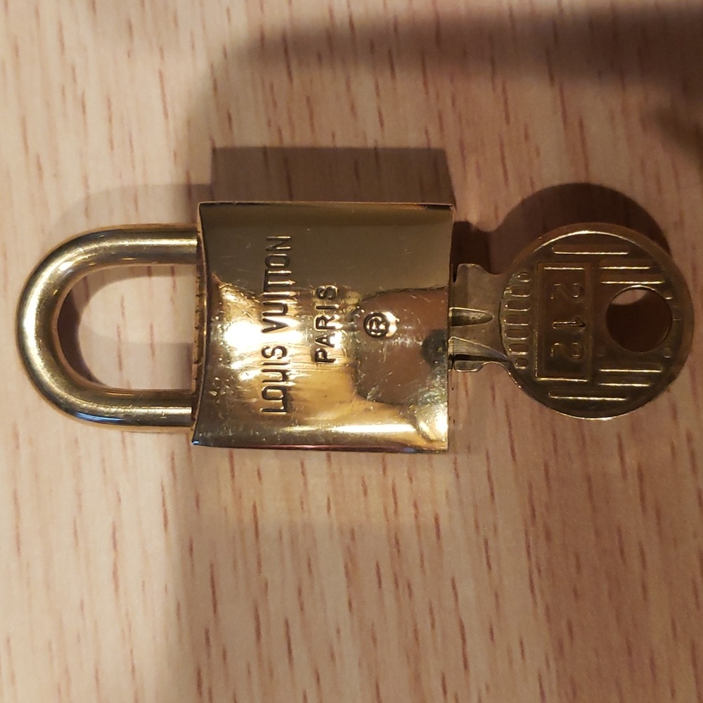 Louis Vuitton Padlock & Key Goldtone #212 - Picture 4 of 7